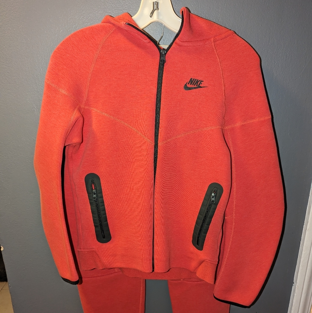 Boys Nike Tech